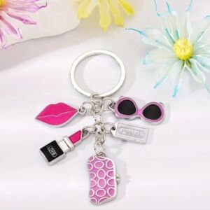 ✨3 FOR $28✨🆕️ PINK FASHION DIVA KEYCHAIN